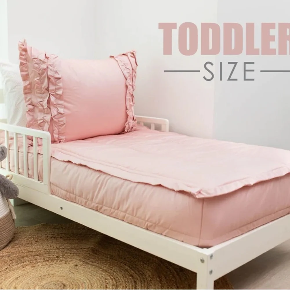Victoria Beddy's Pink Zipper Bedding
